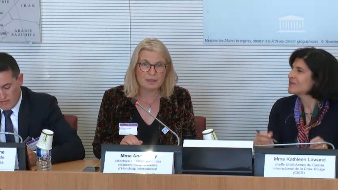 Anne Héry de Handicap International, lors de l'audition du 12 juin 2019 à la Commission des Affaires étrangères de l'Assemblée nationale sur la protection des civils contre l'utilisation d’armes explosives en zones peuplées; }}